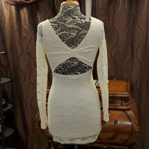 Forever 21 Dresses & Skirts - Forever 21 white lace bodycon dress, size S